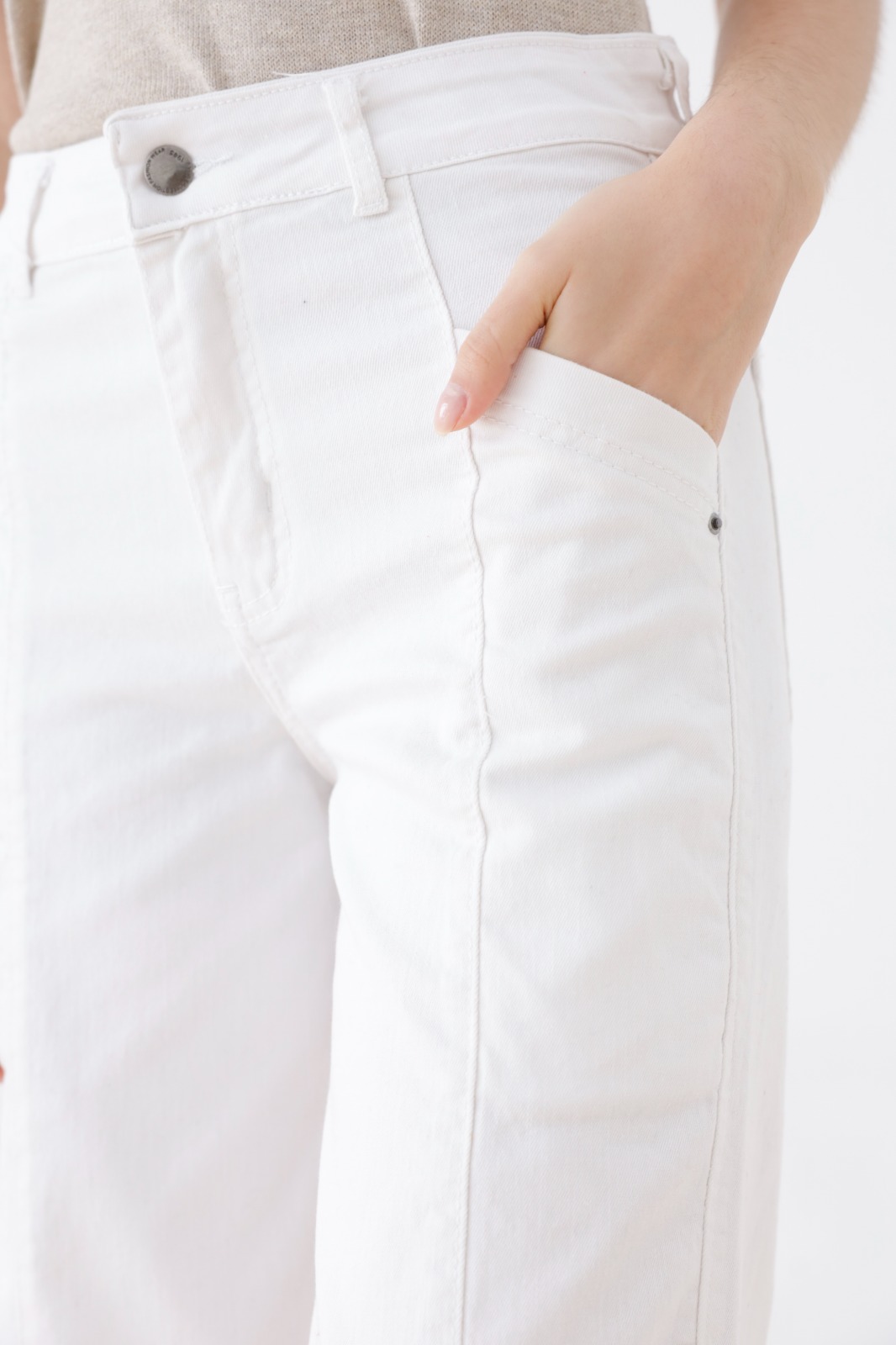 Jeans Recto Con Recorte Belgica