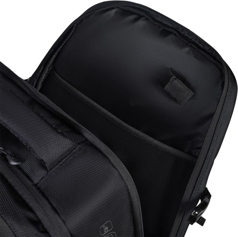 Mochila Bullpadel Tech Padel Compartimentos