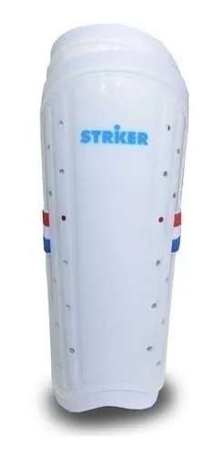 Canilleras Futbol Striker