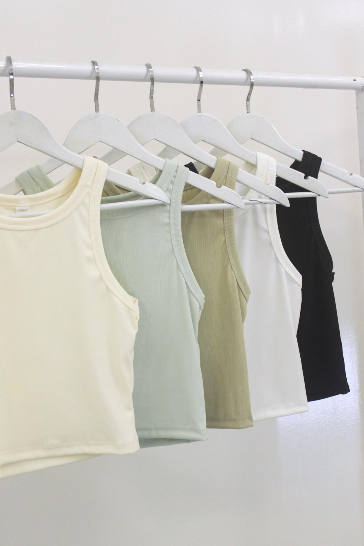 Musculosa Thalia.Nina rib cuello redondo Art.3095