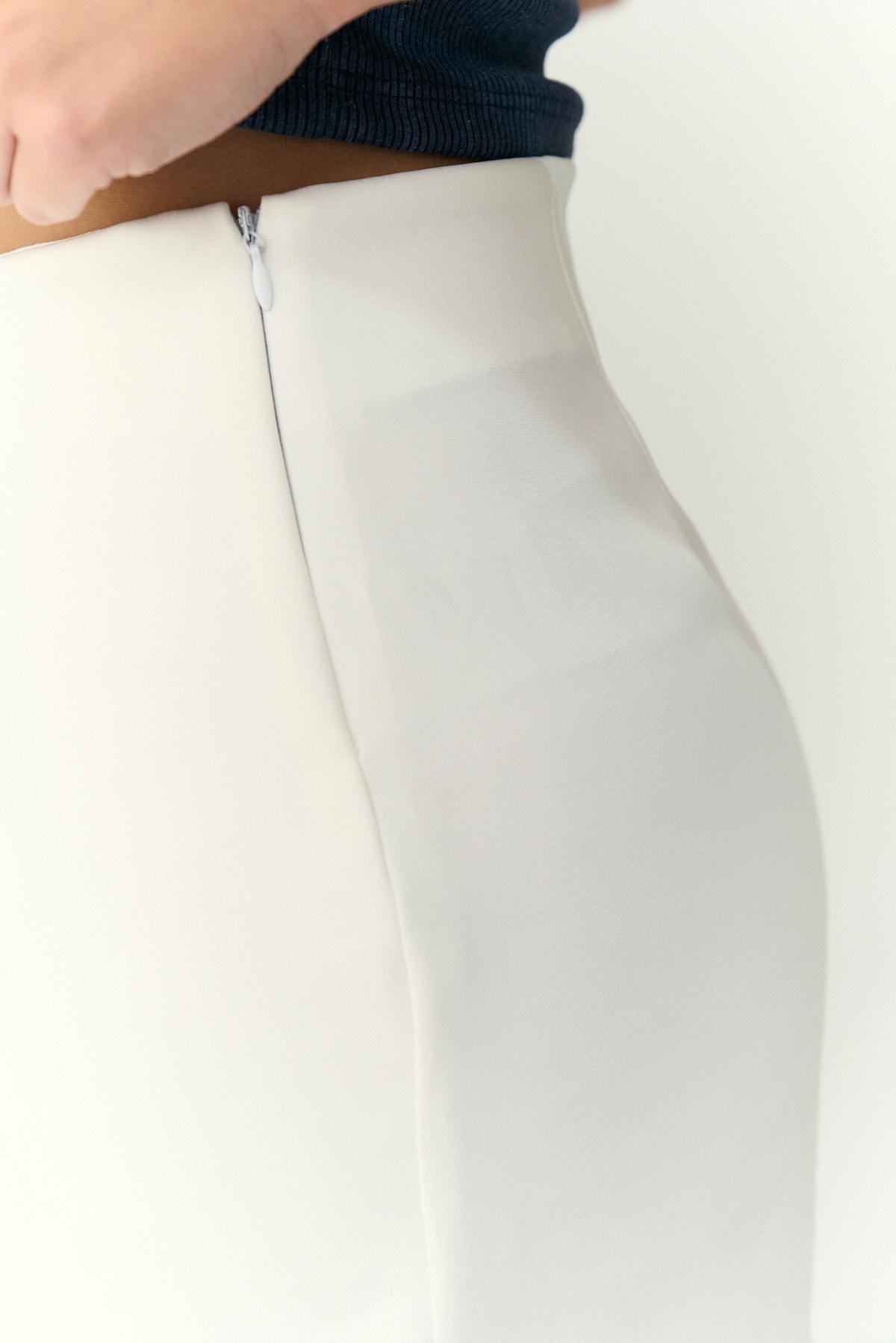 Short pollera Saphira.sastrero c/tajo y cierre Art.2928