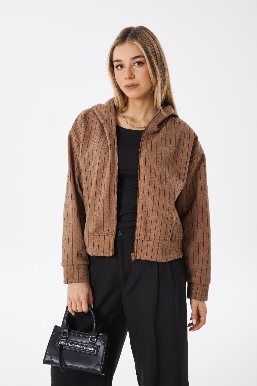 Campera Perla.Paño c/capucha y cierre Art.2945 Rayado