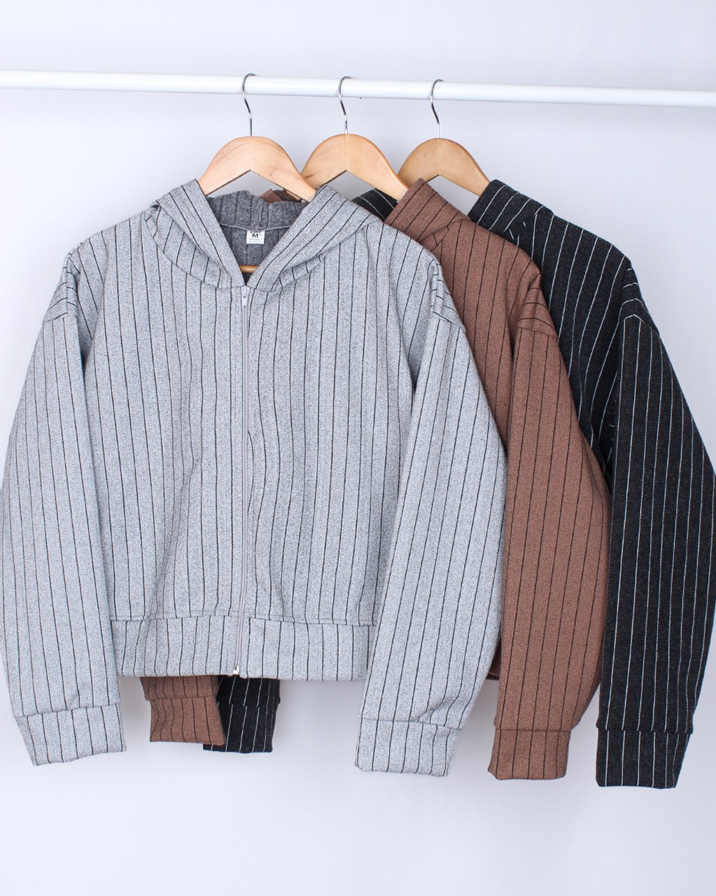 Campera Perla.Paño c/capucha y cierre Art.2945 Rayado