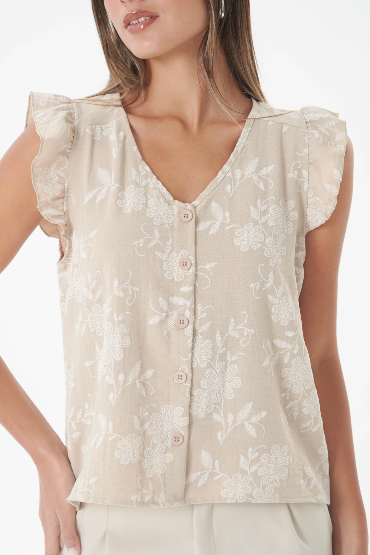 Blusa Ruby.Cey bordado manga corta c/boton Art.3077