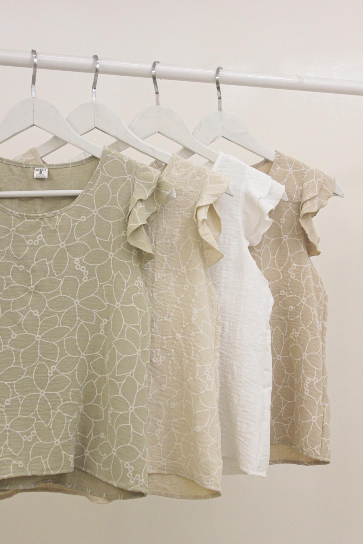 Blusa Elowen.Cey bordado manga doble c/ volado Art.3092