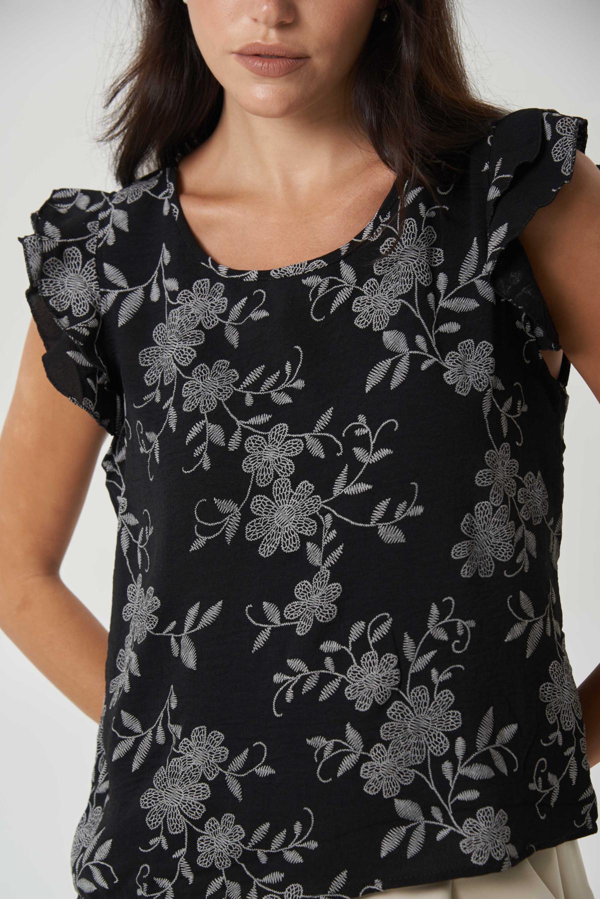 Blusa Elowen.Cey bordado manga doble c/ volado Art.3092