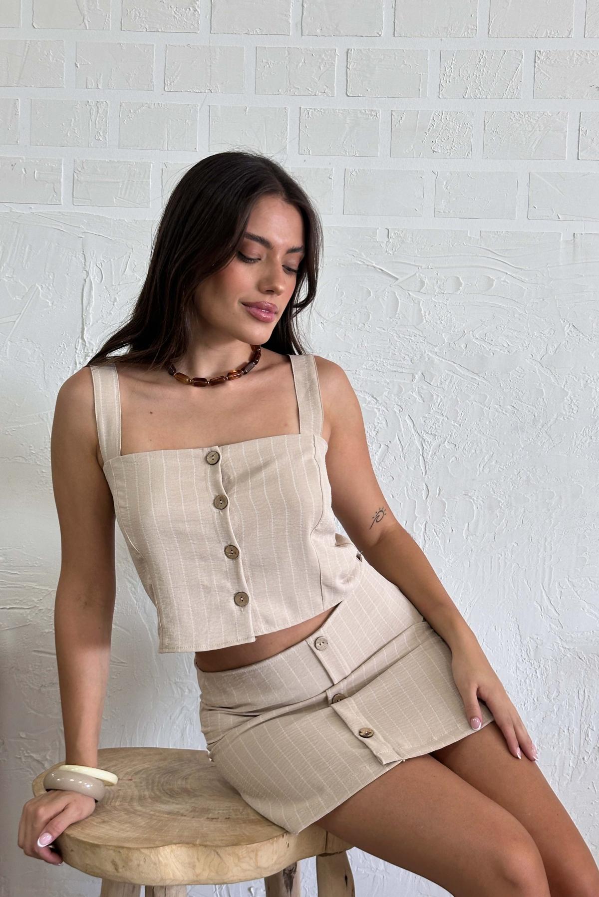 Top Gliselle.Cey rayado c/ botón y tirantes art.30134