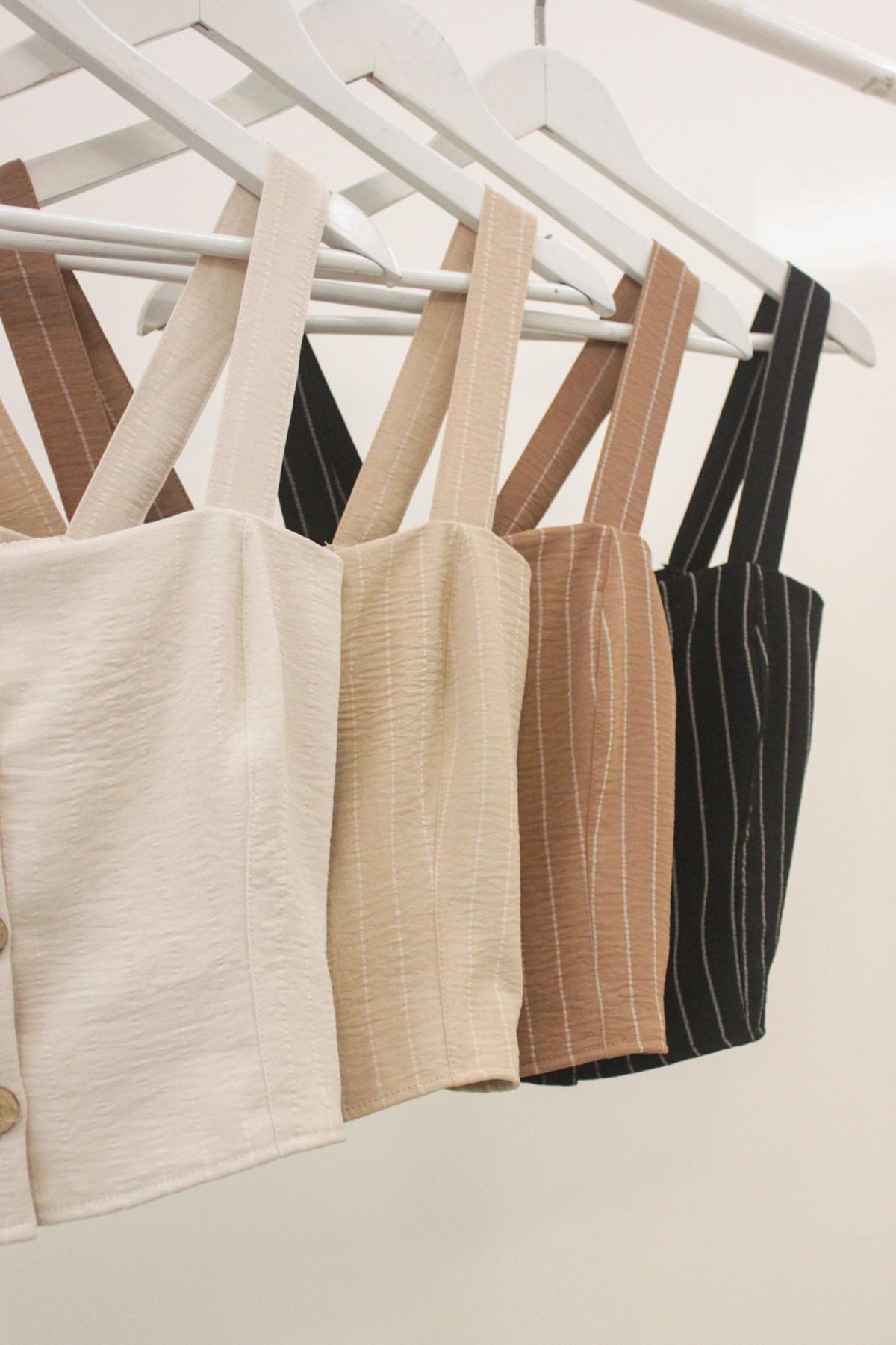 Top Gliselle.Cey rayado c/ botón y tirantes art.30134