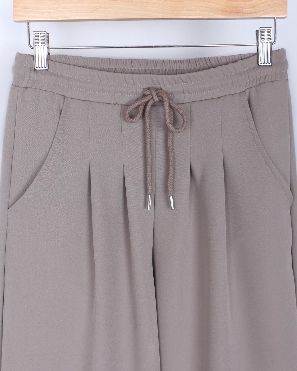 Palazo Silia.Sastrero c/ doble pinza y cordón Art.2953