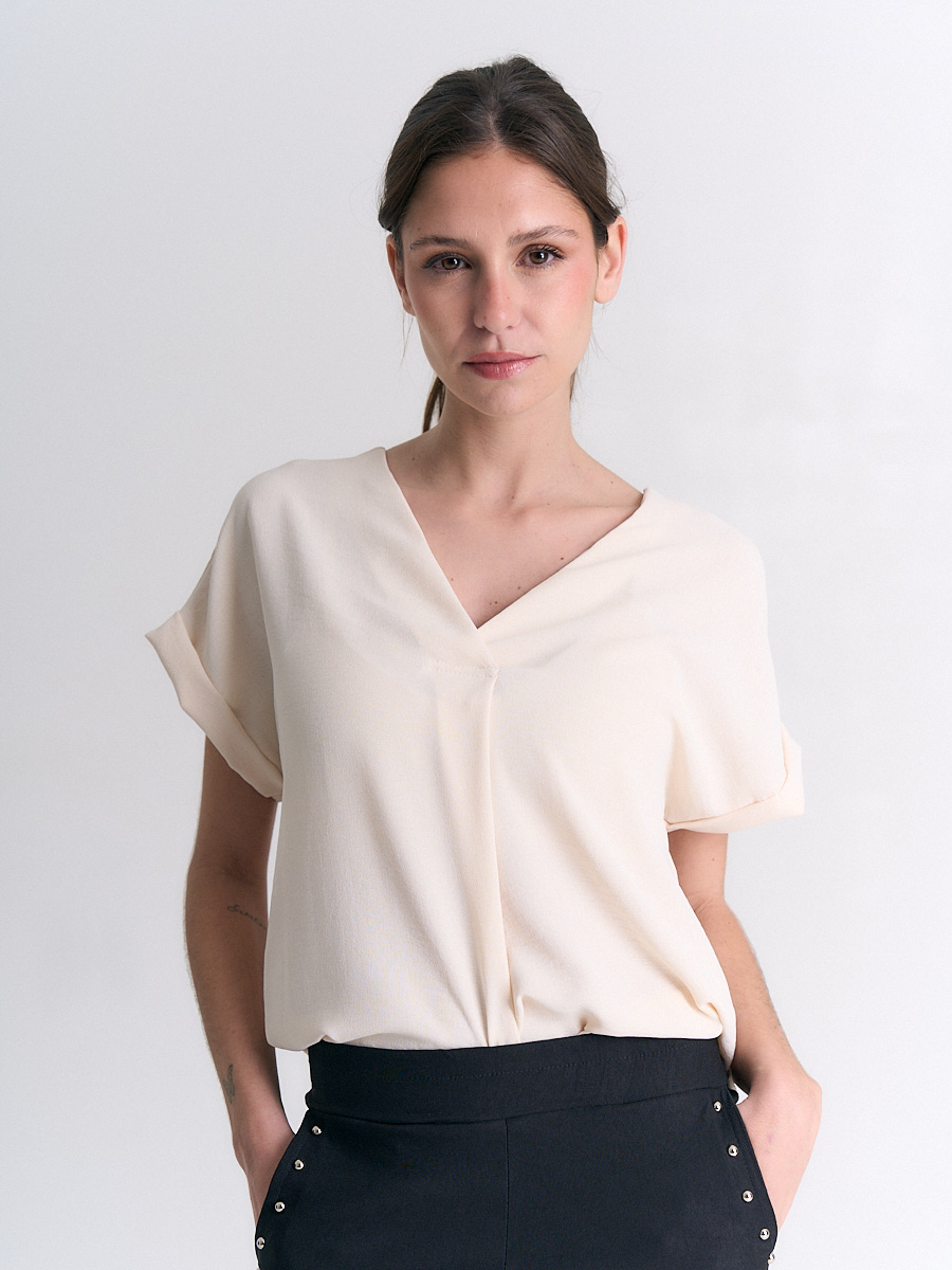 Blusa Lily.Cey liso con pinza en cuello Art.3013