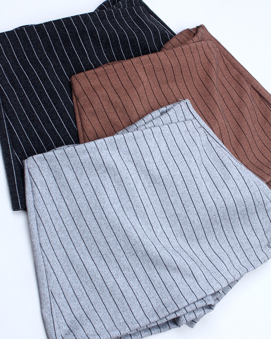 Short pollera Sira.Paño rayado c/cierre Art.2918