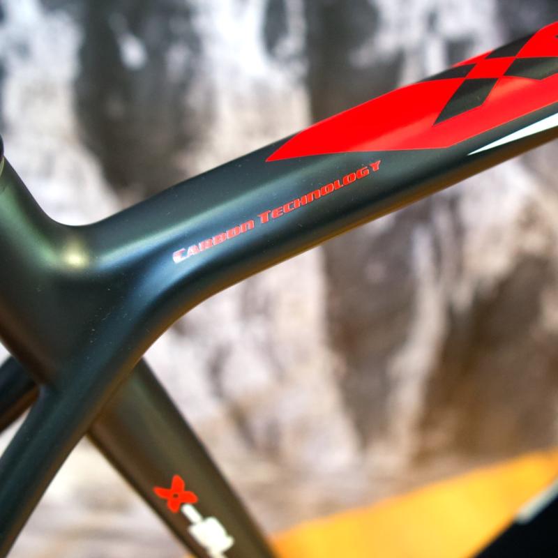 VENZO X-BLAZE CARBONO R 29