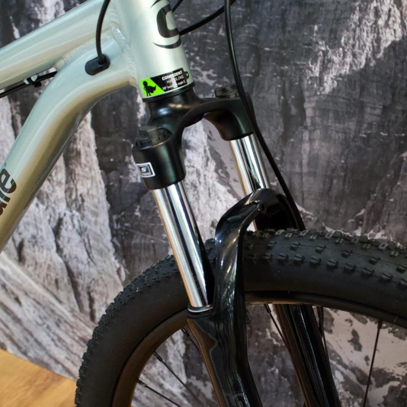 CANNONDALE TRAIL 8 W