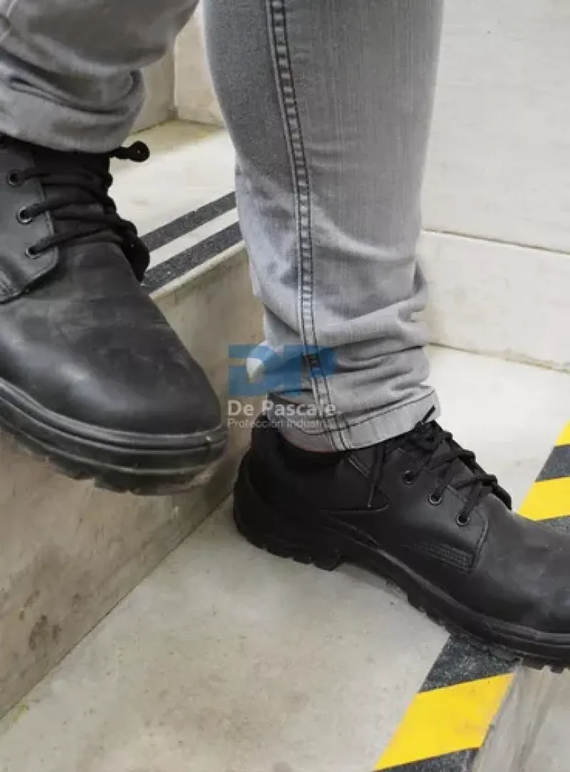 CINTA ANTIDESLIZANTE NEGRA 5CM X 5MT