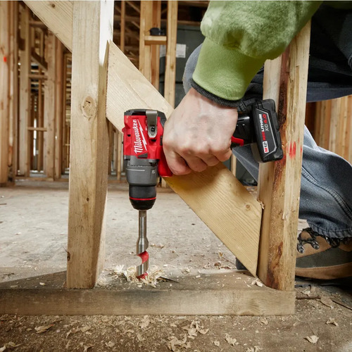 Taladro Atornillador Milwaukee 3403-259a Cargador Y 2 Bat. R Rojo 1700rpm