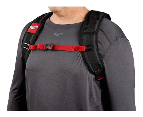 Mochila Para Herramientas Milwaukee 22 Bolsillos 48-22-8202 Color Negro