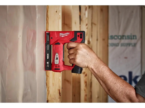 Engrampadora 12v Milwaukee 2447-20 - Grampas 3/8 Sin Bateria