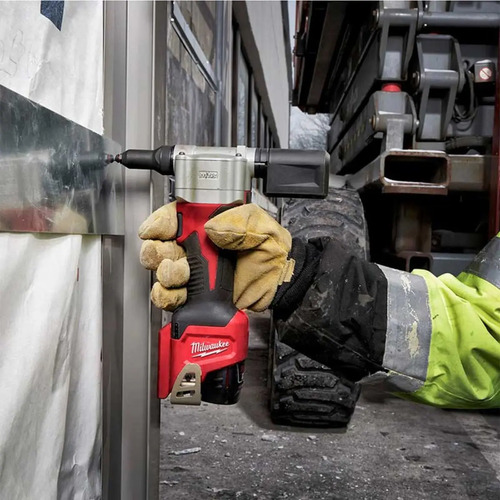 Combo Milwaukee M12 Remachadora 2550-20 + Taladro Angular