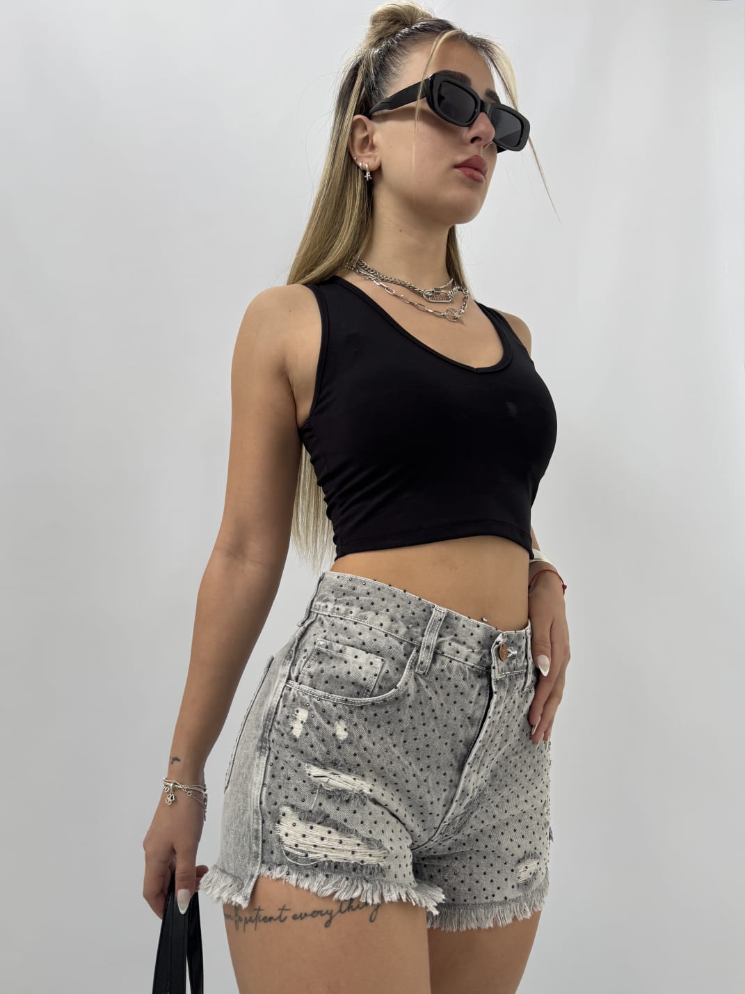 SHORT GRAY SPARKLE
