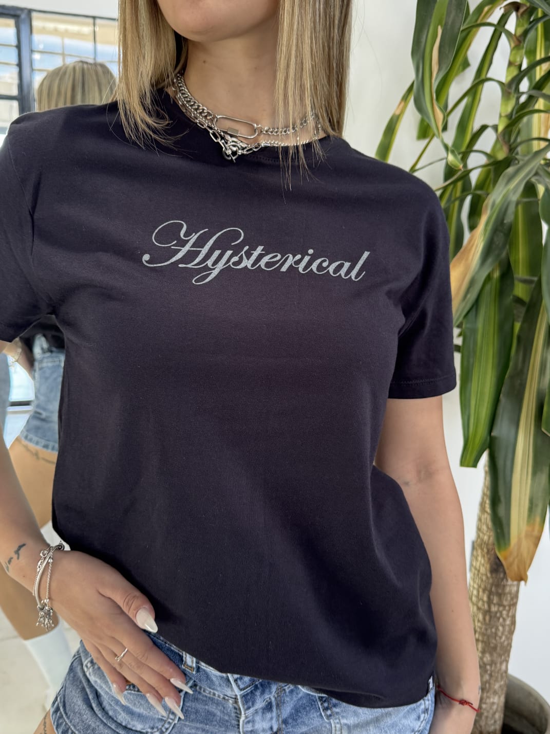 REMERA HYSTERICAL