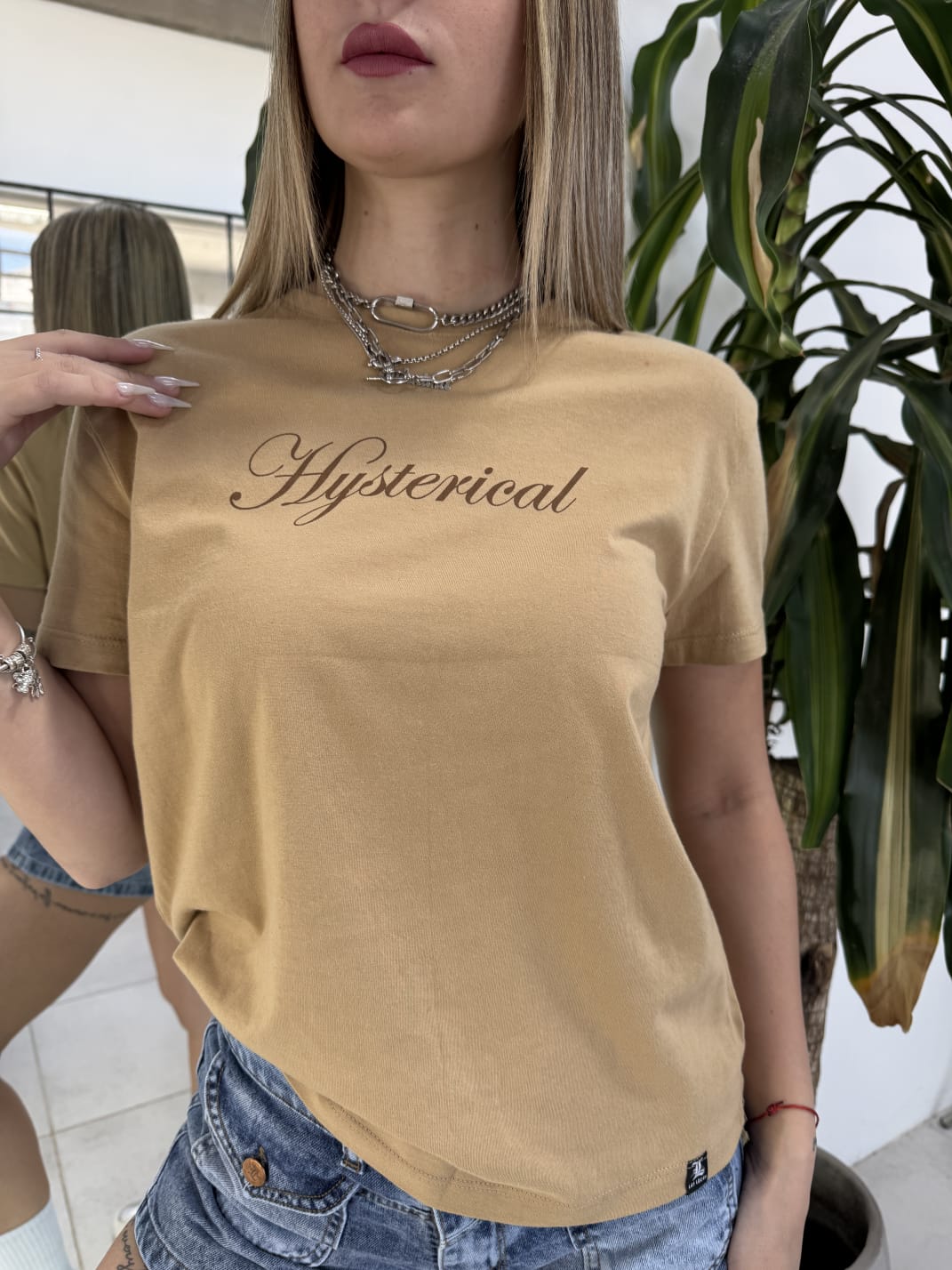 REMERA HYSTERICAL