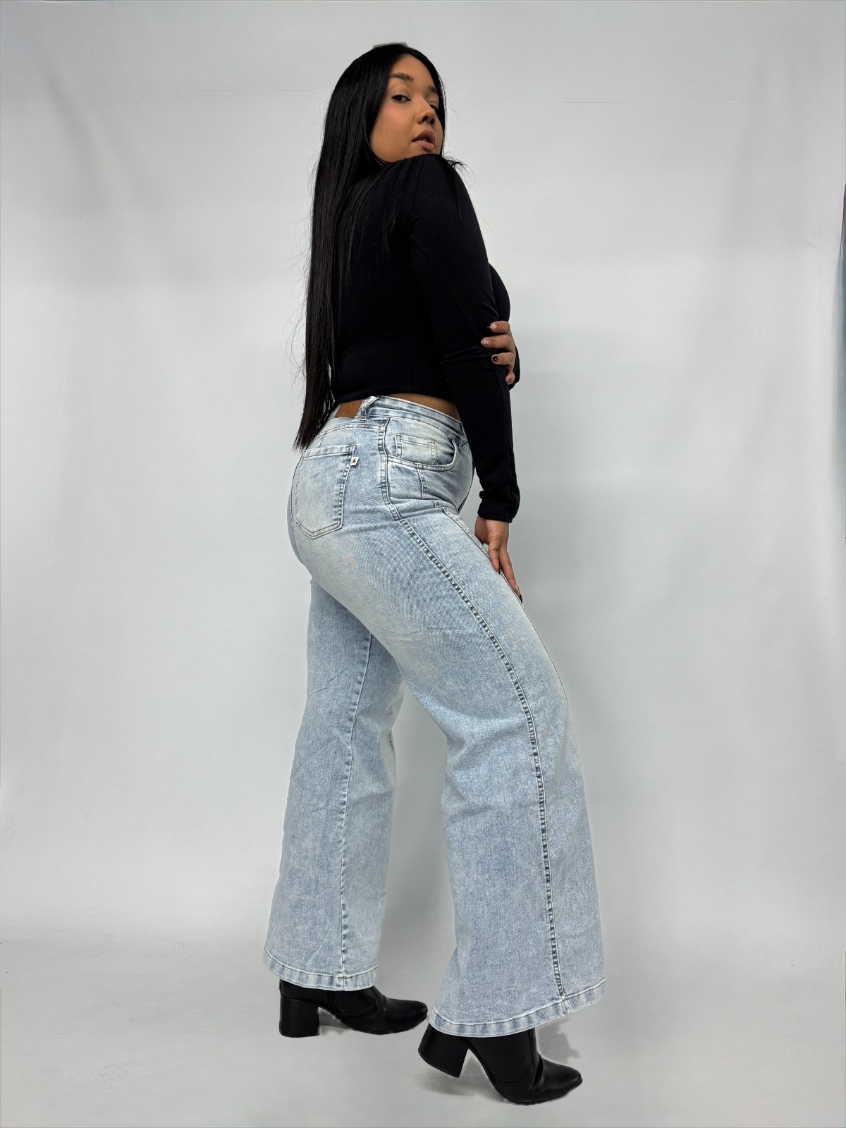 WIDE LEG SKYLINE