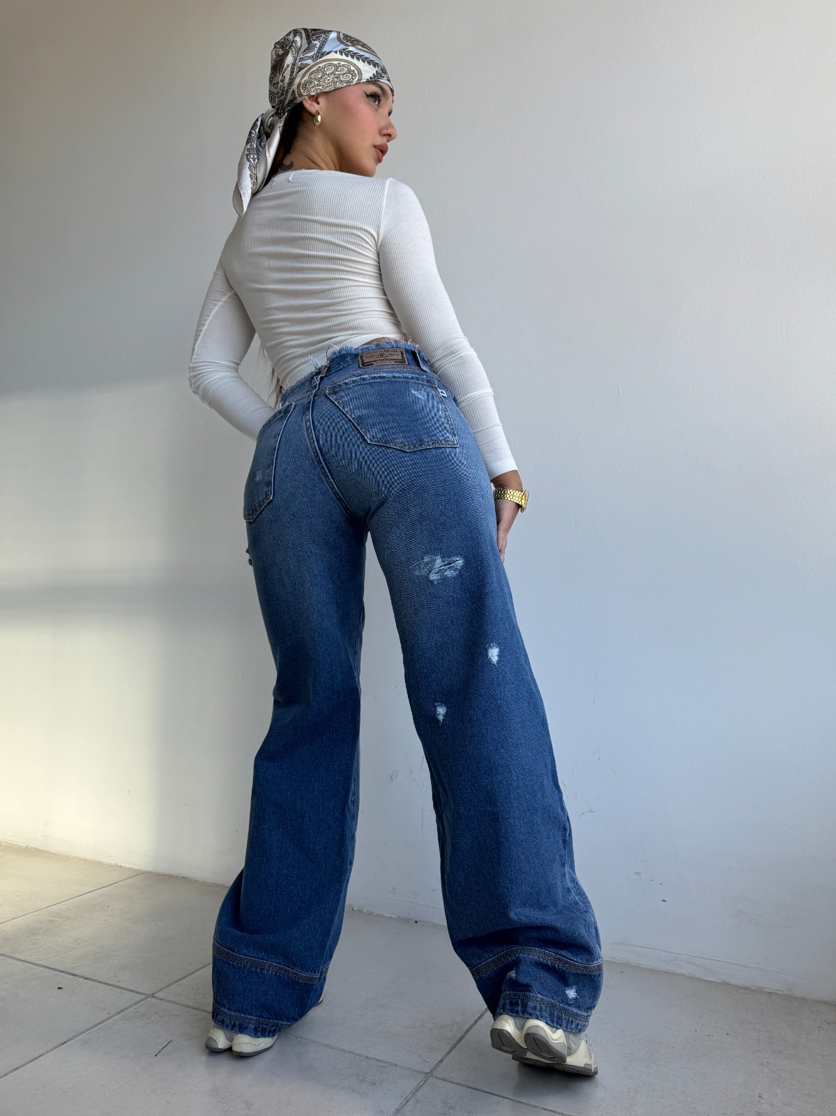 WIDE LEG TRACK