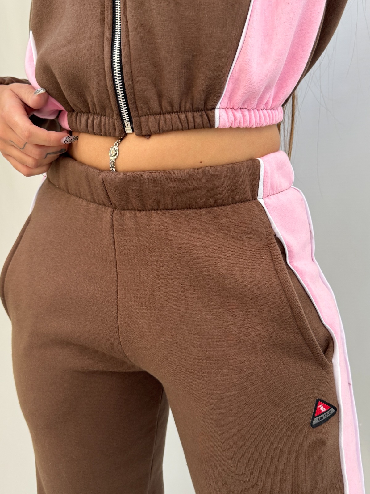 JOGGING ARMOUR