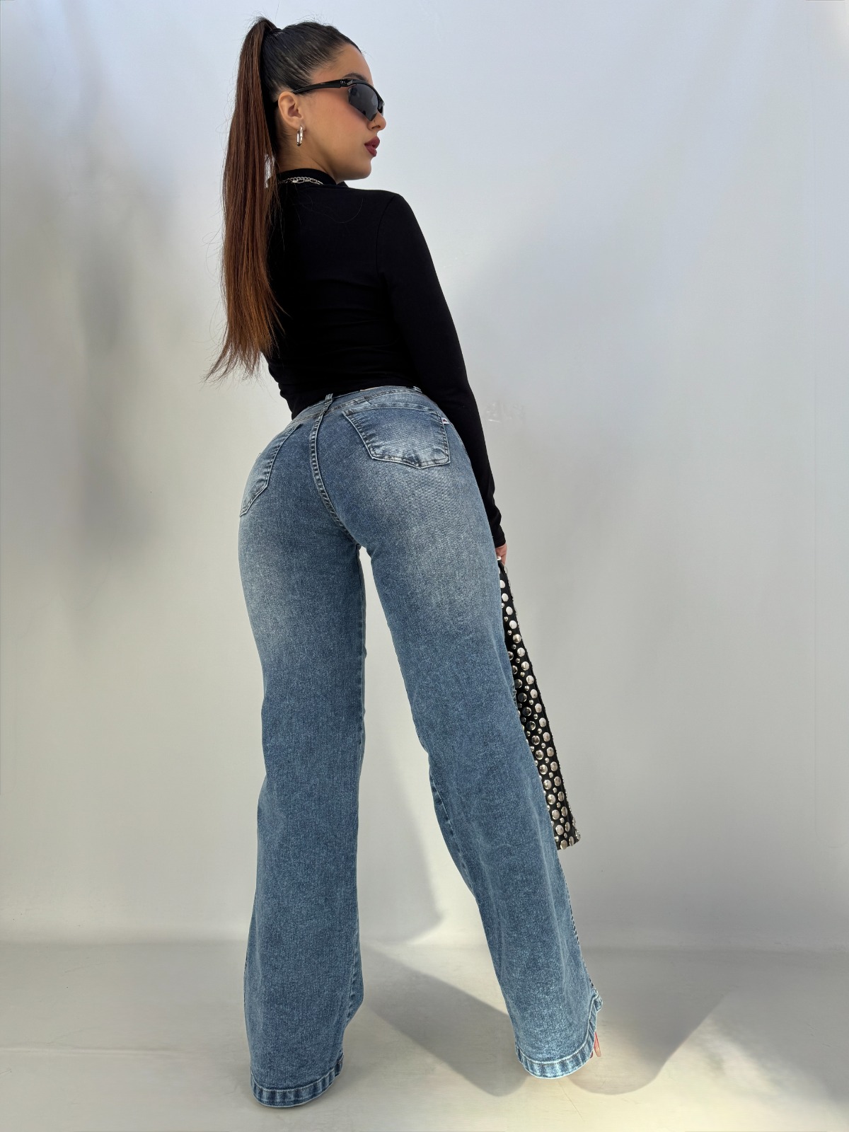 WIDE LEG GROOVE