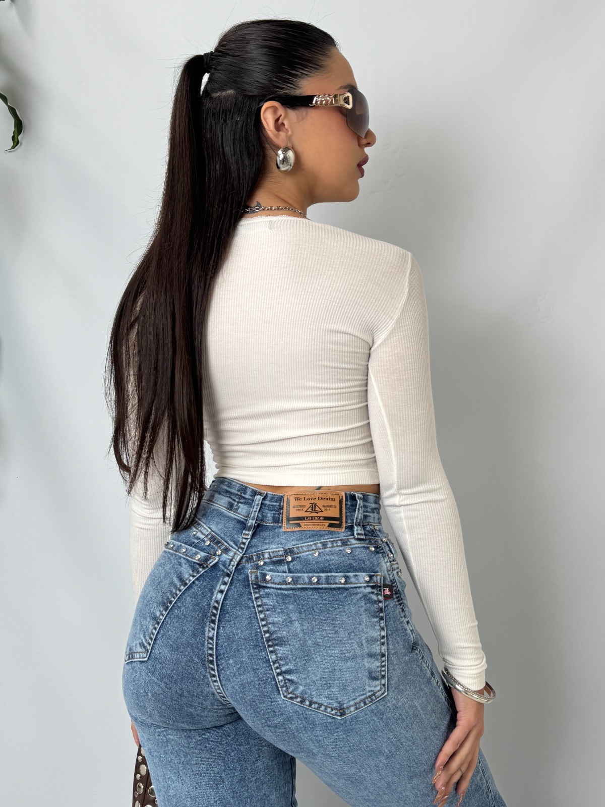 WIDE LEG CRYSTAL