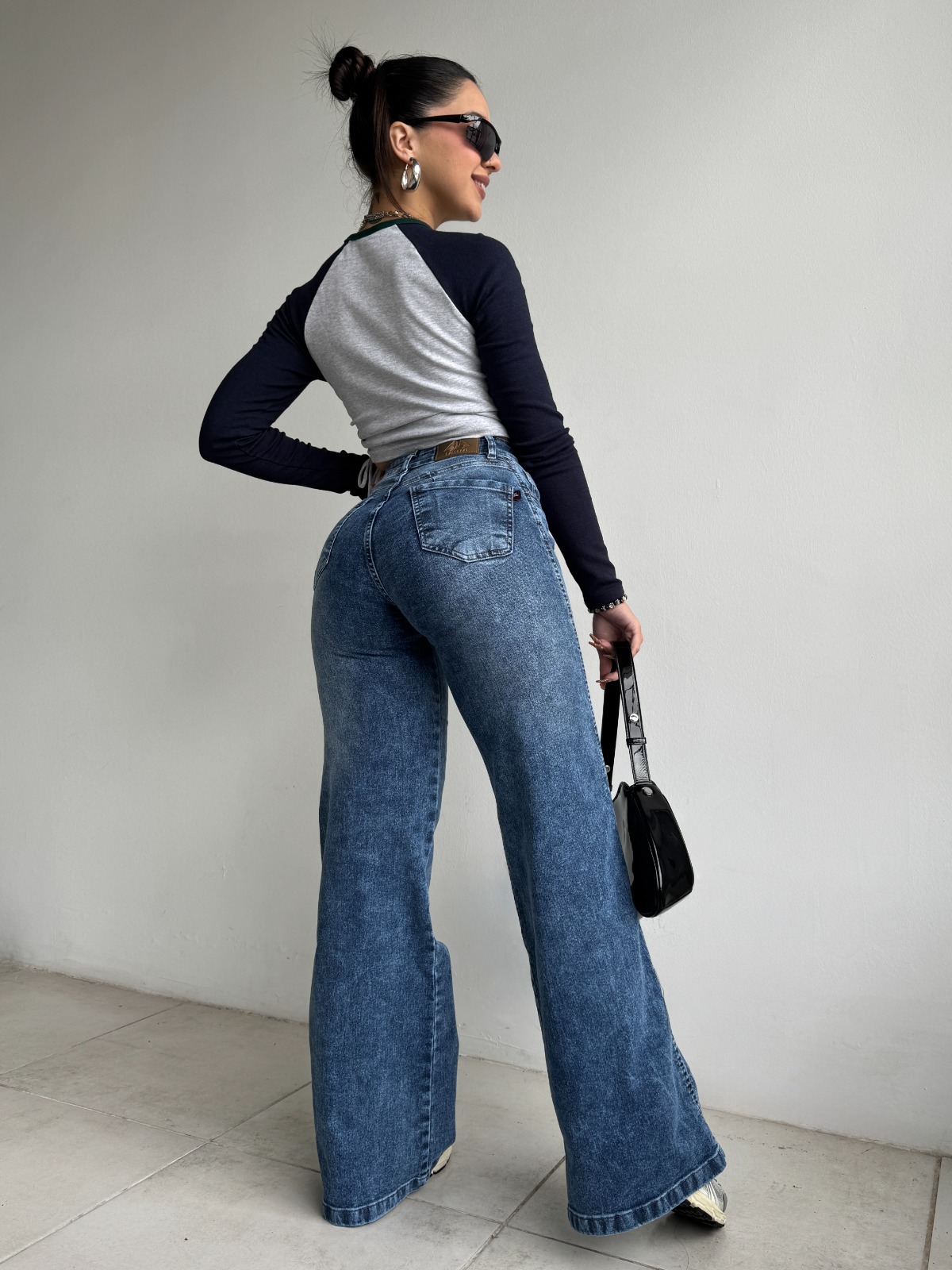 WIDE LEG GROOVE