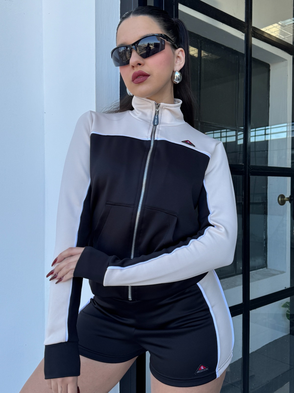 SHORT QUEEN