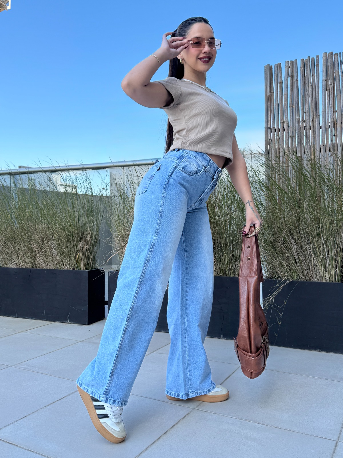 WIDE LEG VIXEN