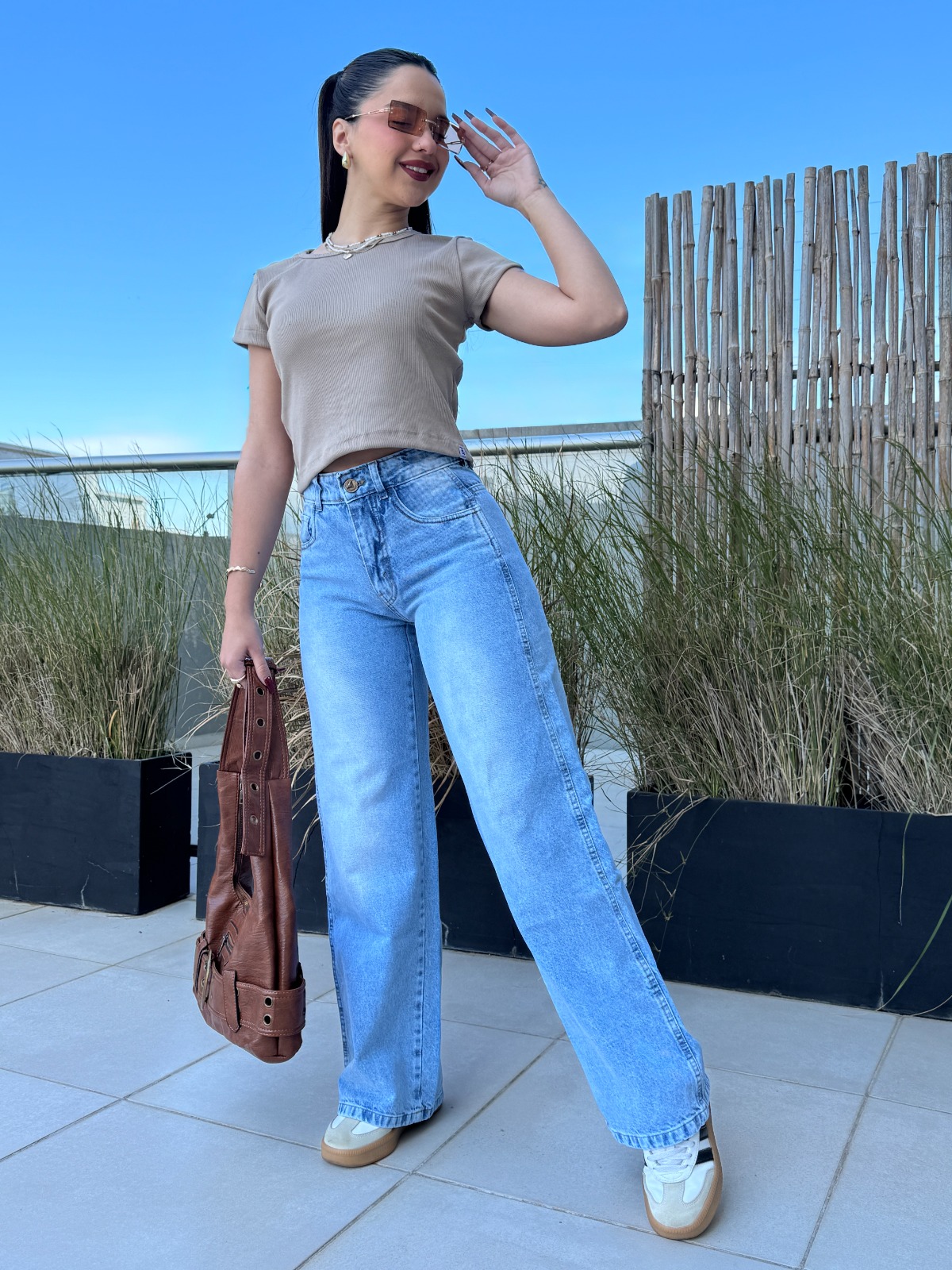 WIDE LEG VIXEN