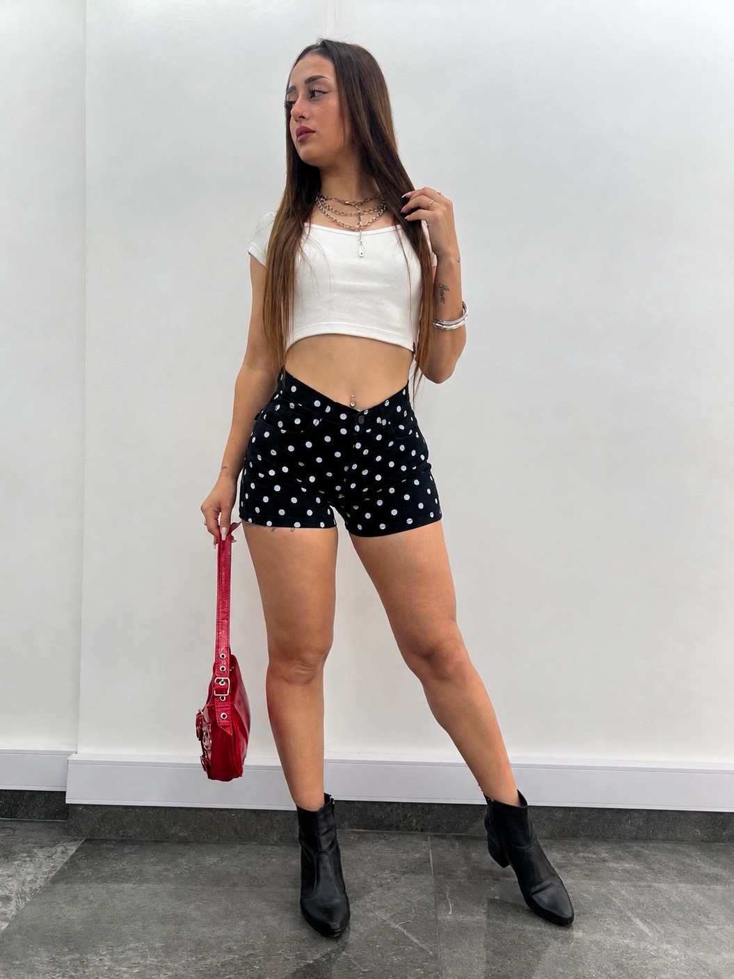 SHORT BLACK DOTS