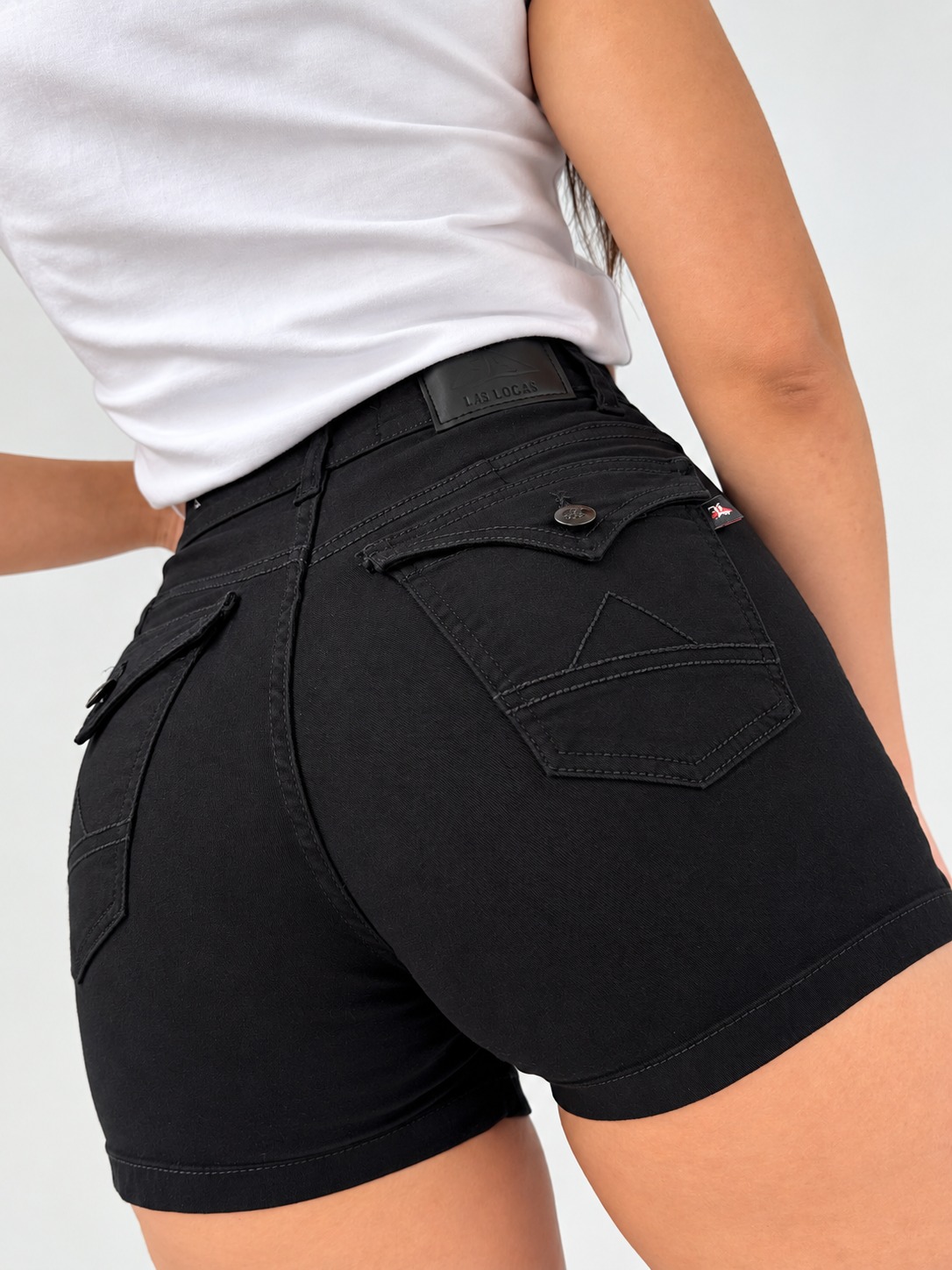 SHORT BLACK HAVEN