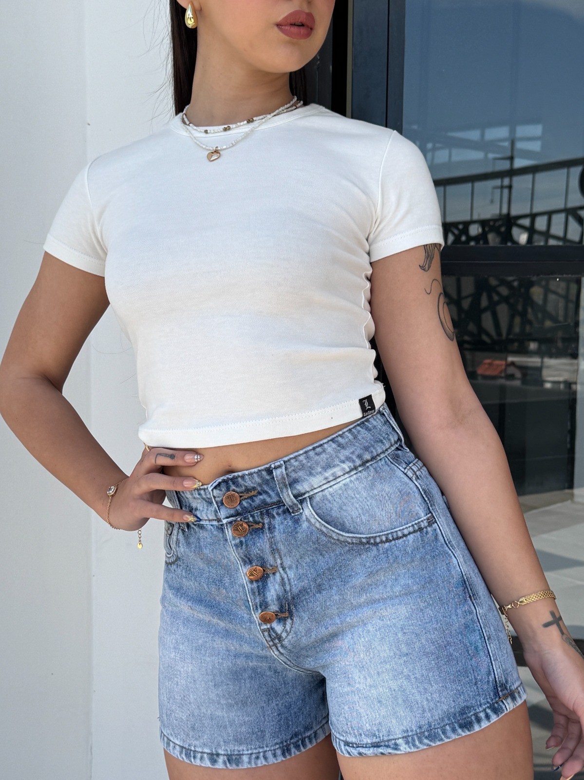 SHORT BUTTON