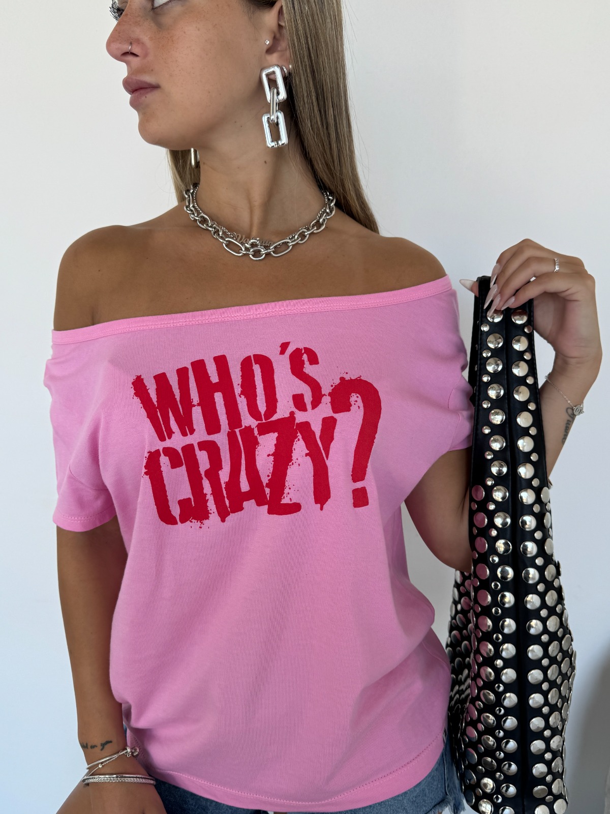 REMERA WHO'S CRAZY
