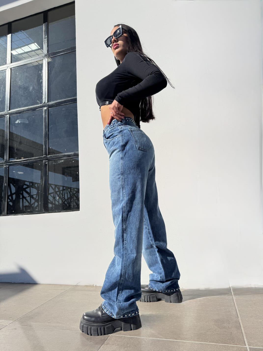 WIDE LEG HILTON