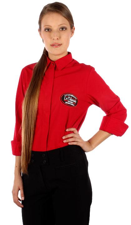 Camisa manga ¾ color roja con tapa botón