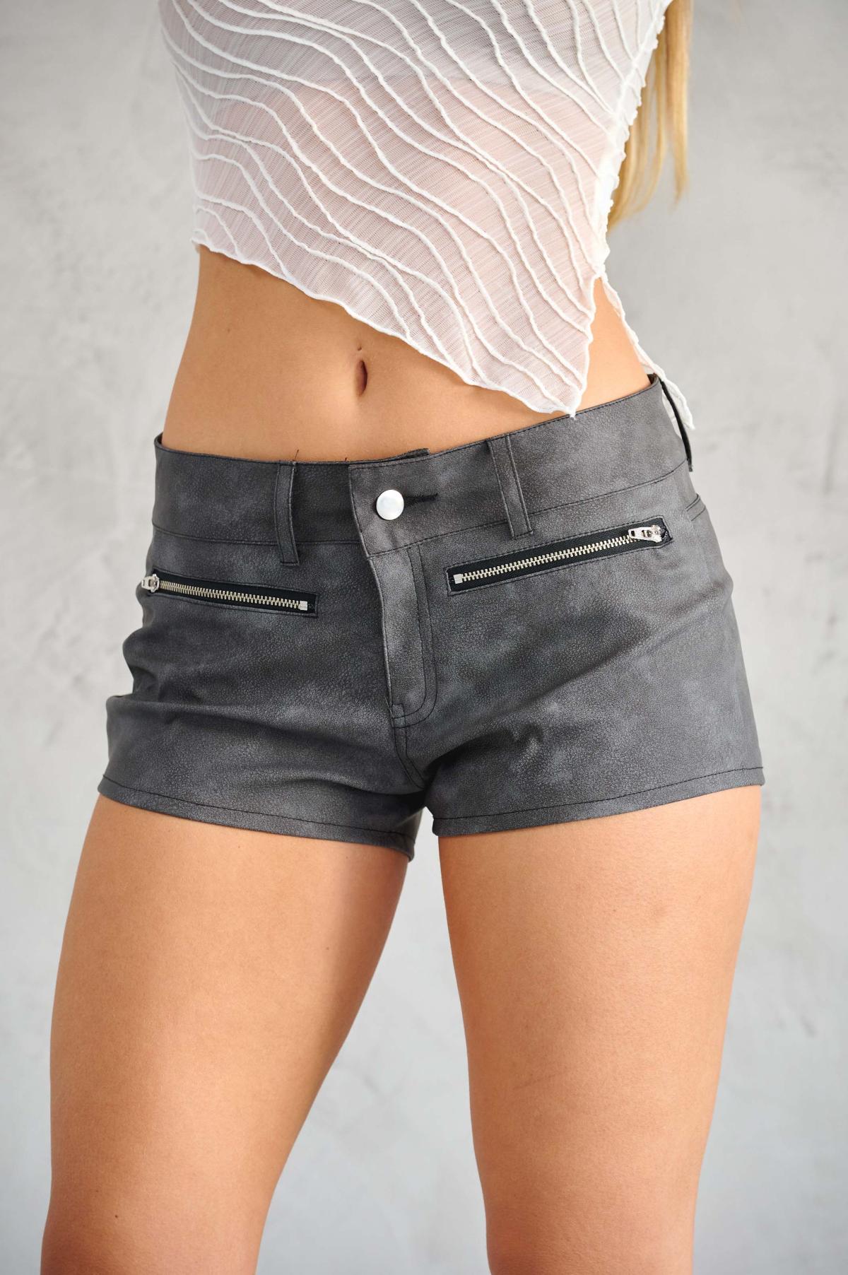 SHORT ZIPPER