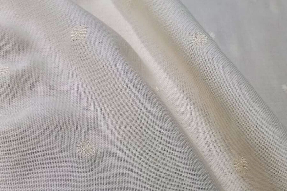 Voile Bordado Mota Natural