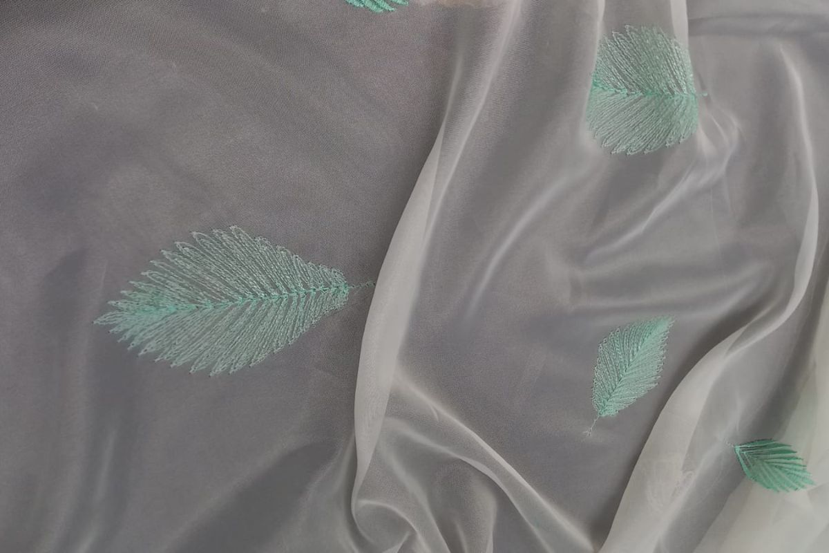 Voile Bordado Otoño Natural Verde Agua