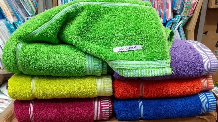 Toallón Arco Iris NAUTICAL 500grs 100 % algodón 0.80 x 1.50 mts