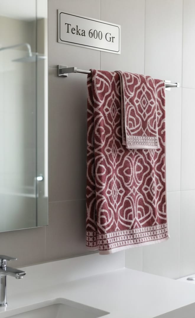 Juego de Toalla y Toallón Jackard Estampado 500G con Guarda - Teka