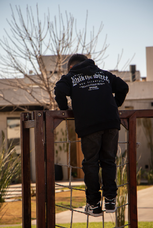 OCN BUZO N GOTHIC WAVE W24