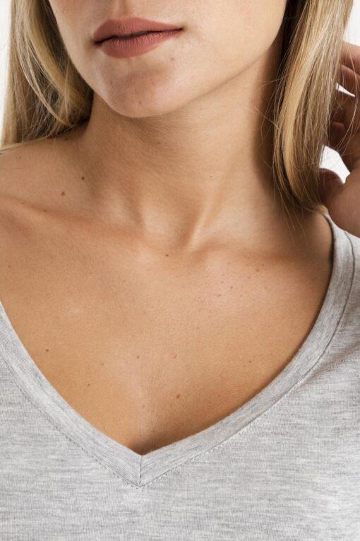 KYHARA REMERA BASICA V M/LARGA