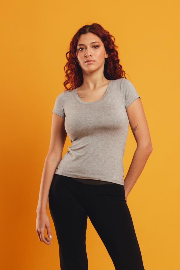 PAULA WOMAN REMERA BASICA