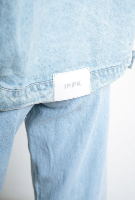 PINK ROCK JEANS JACKET OVER MOSS W26