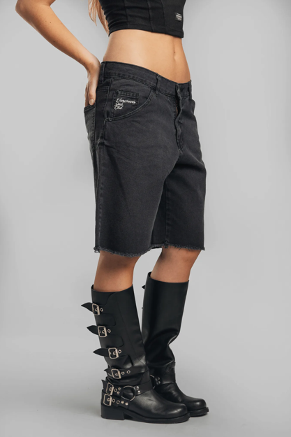 VANCOUVER BERMUDA GIRL V25